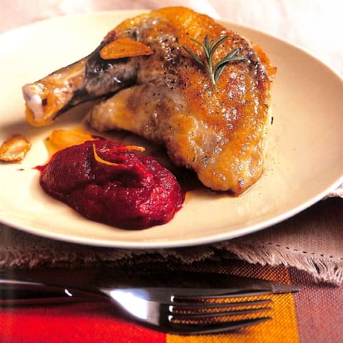 Pintade rôtie à la cannelle, purée de betterave au petitgrain